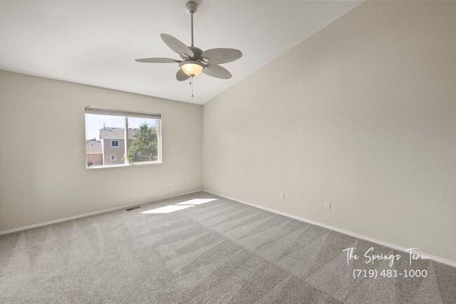 Building Photo - Spacious Ranch-Style 5-Bedroom in The Heig...