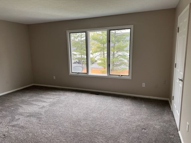 Building Photo - Newly Remodeled 2 Bedroom, 2.5 Bath Condo ...