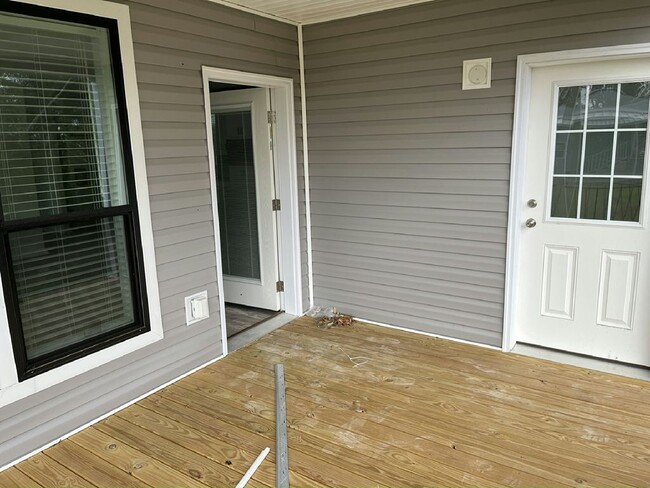 Building Photo - 3539 Vine Trl