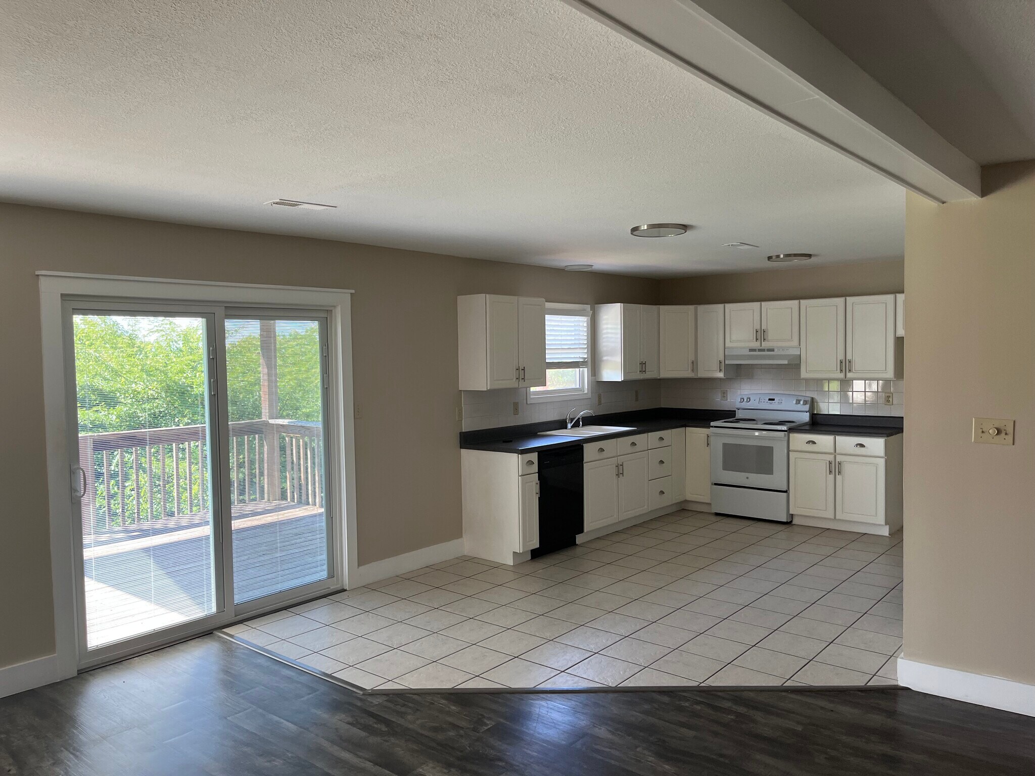Building Photo - 1825 Pinnacle Pt