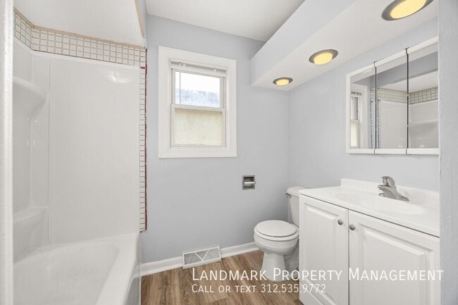 Building Photo - 17141 Highland Ave