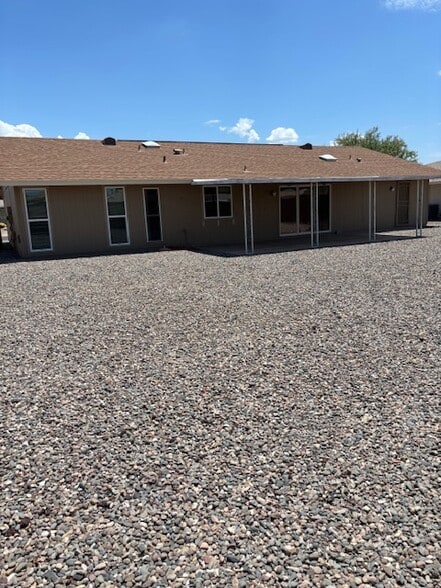 Building Photo - 9709 W Glen Oaks Cir