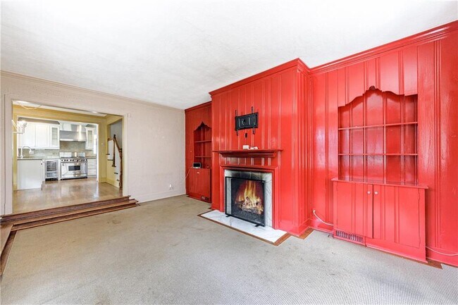 Building Photo - 1268 University Dr NE