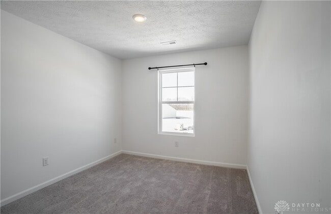 Building Photo - 1018 Redwood Rd