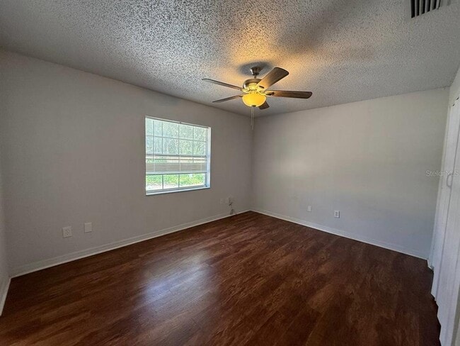 Building Photo - 3153 Bloomingdale Villas Ct