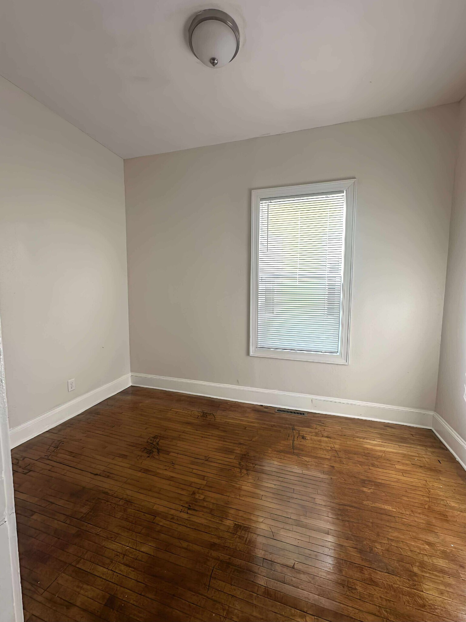 Building Photo - 360 Maria Ave