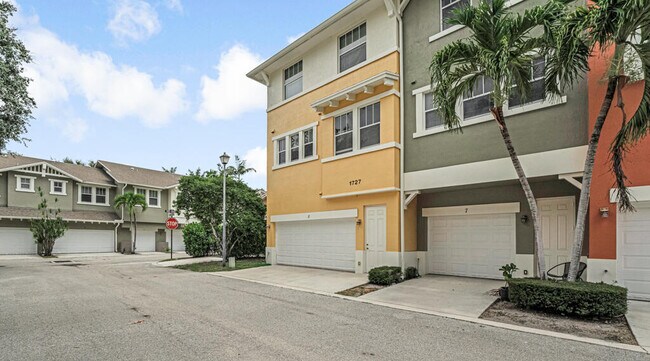 Building Photo - 1727 San Benito Way
