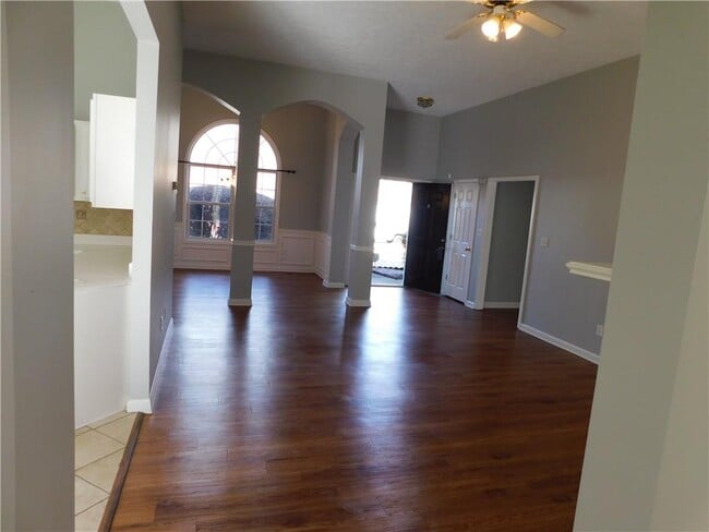 Building Photo - 1629 Amhearst Mill Dr