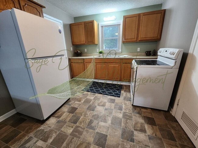 Building Photo - DESIRABLE RAYTOWN LOCATION!!!