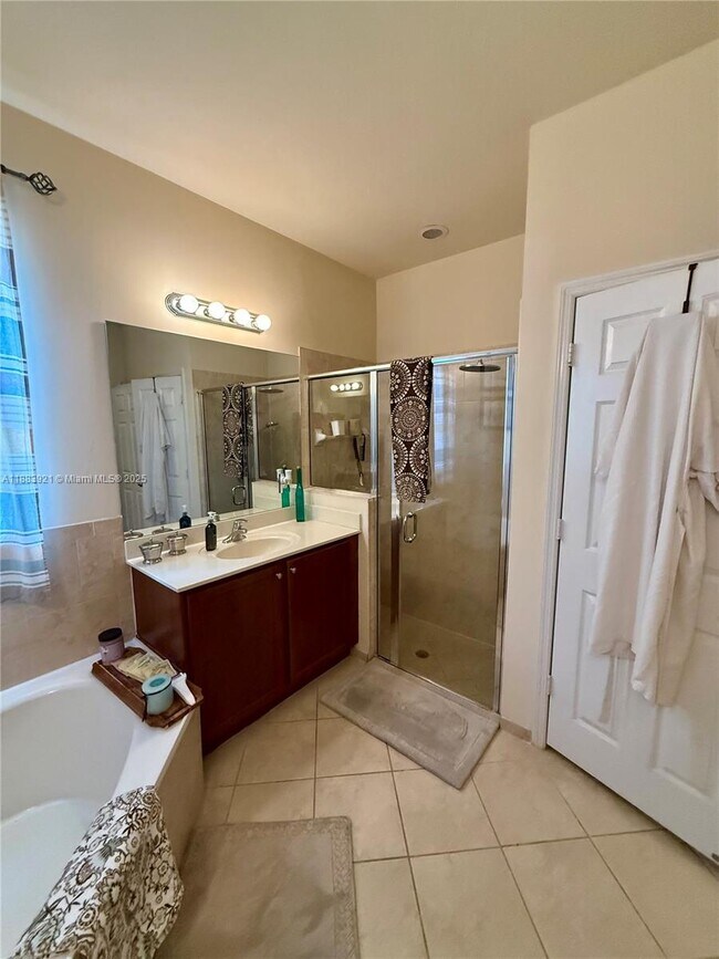 Building Photo - 11922 SW 154th Path