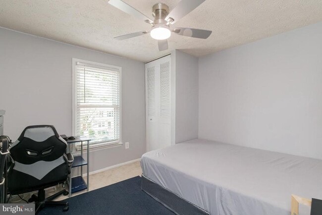 Building Photo - 11260 Westport Dr