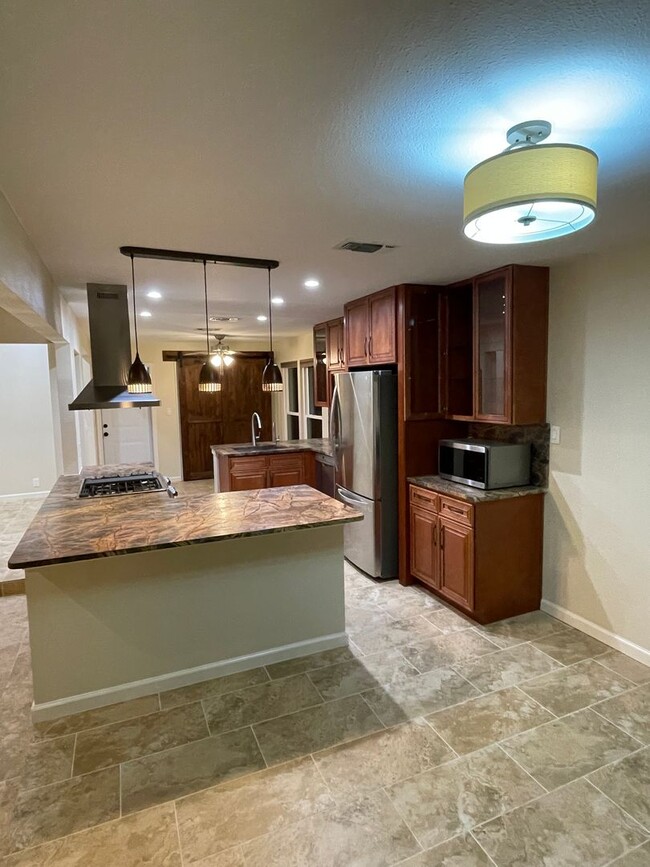 Building Photo - Rare Rental- Fully Renovated Classic in Ca...