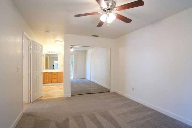 Building Photo - 3 Bedroom 3 bath home in Modesto