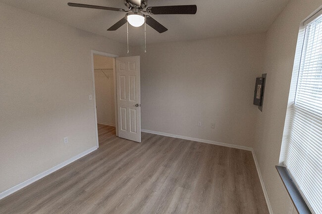 Building Photo - 1325 Godas Cir