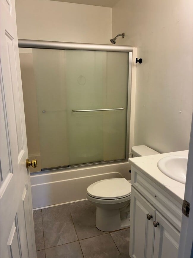 Building Photo - Southgate 3BR, 2BA home fully fenced