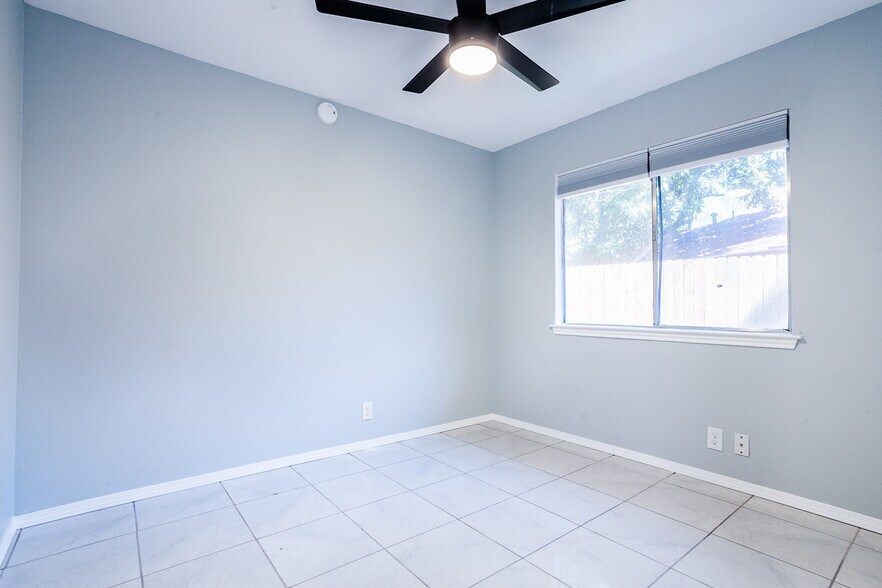 Bedroom - 5275 Meadow Rise St