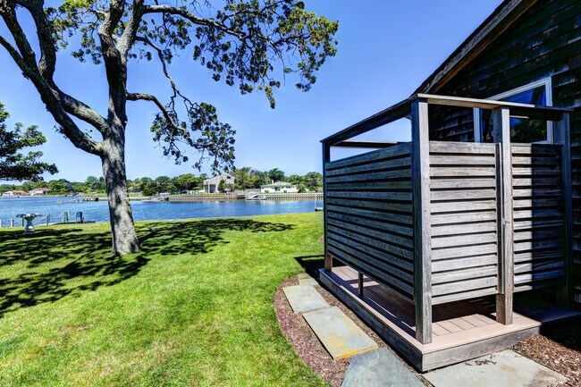 Building Photo - 3 Middle Pond Ln