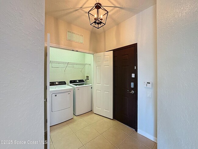 Building Photo - 3848 Lexmark Ln