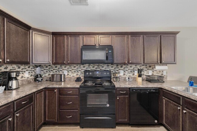 Building Photo - 2927 Watauga Rd