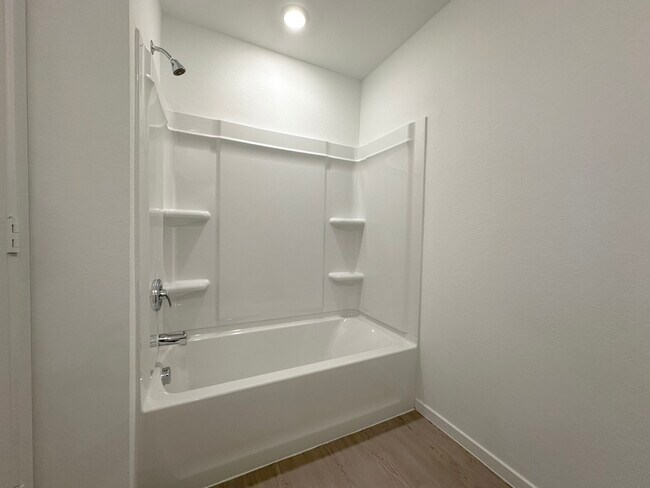 Building Photo - 6242 Alder Crk Dr
