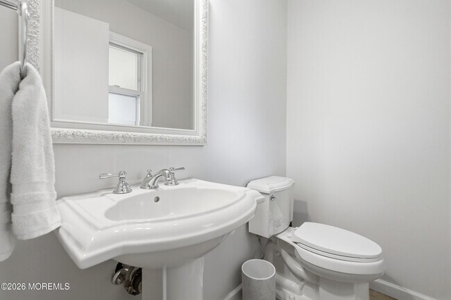 Building Photo - 4 Cheryl Dr