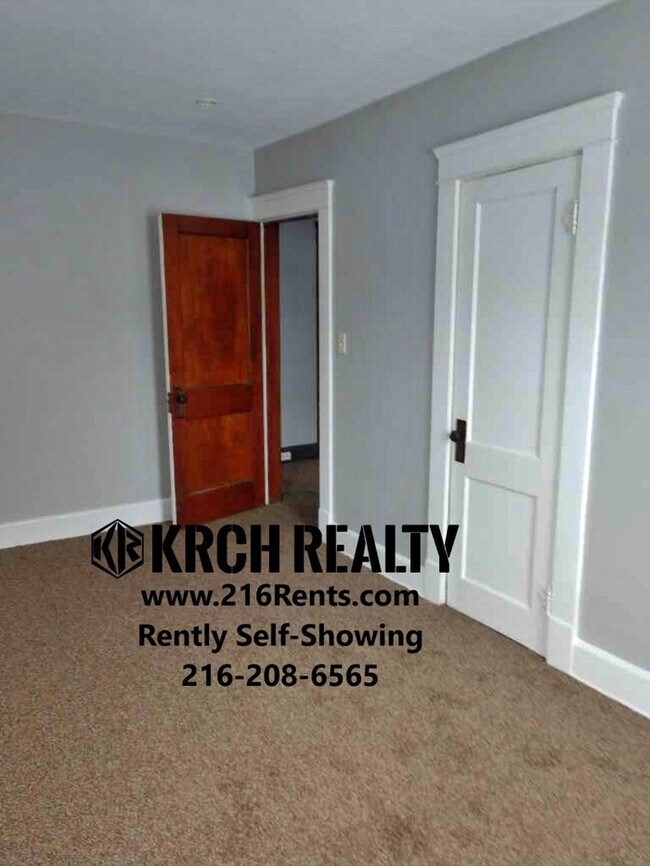 Building Photo - Available Now! Remodeled 3 Bed 1 bath home!