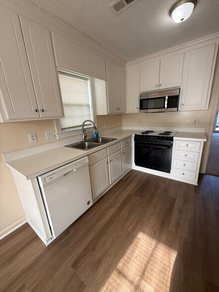 Building Photo - 3601 Jayne Ln NW