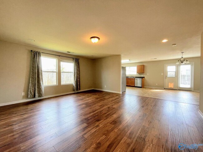 Building Photo - 3412 Castlecreek Dr SW