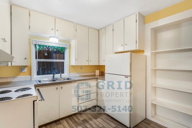 Building Photo - Spacious 4 Bedroom Single Family Home- South East Portland