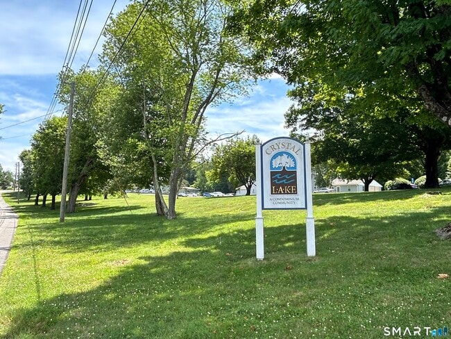 Building Photo - 73 Horse Pond Rd