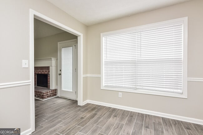 Building Photo - 40 Dearing Woods Ln