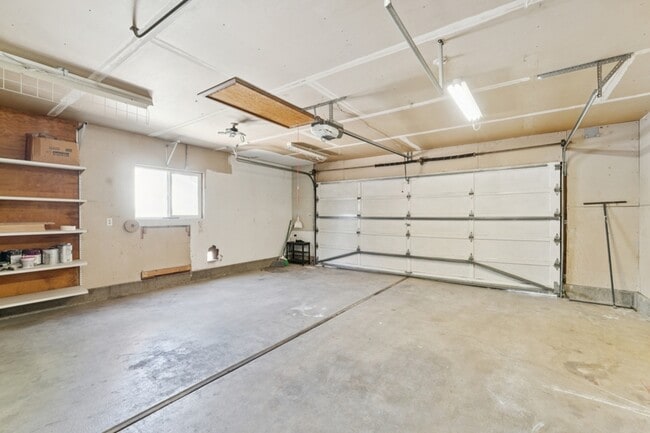 Building Photo - 5591 N Marlboro Ave