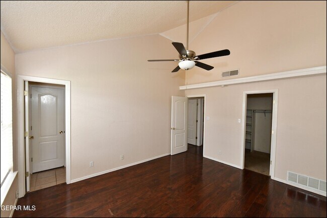 Building Photo - 7737 Plaza Azul Rd
