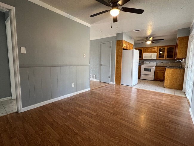 Building Photo - 3808 SE Camden Way