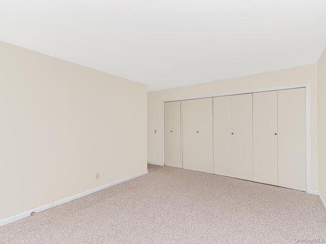 Building Photo - 9 Wyndover Woods Ln
