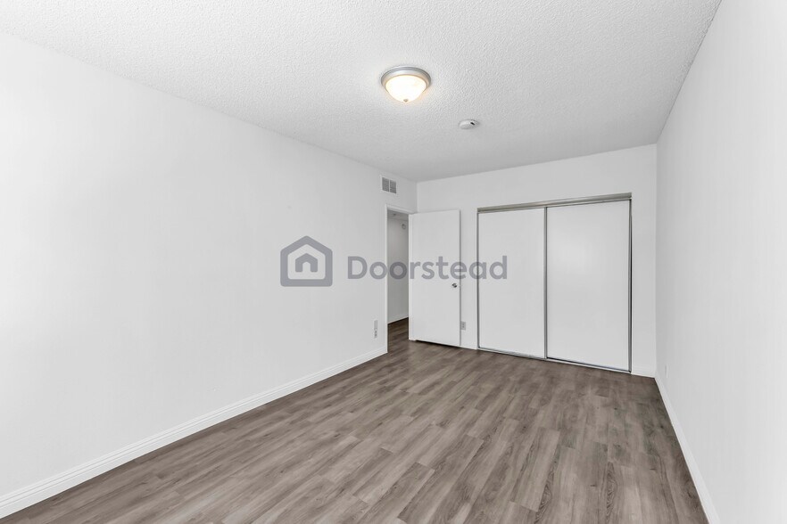 Building Photo - 15555 Nordhoff St