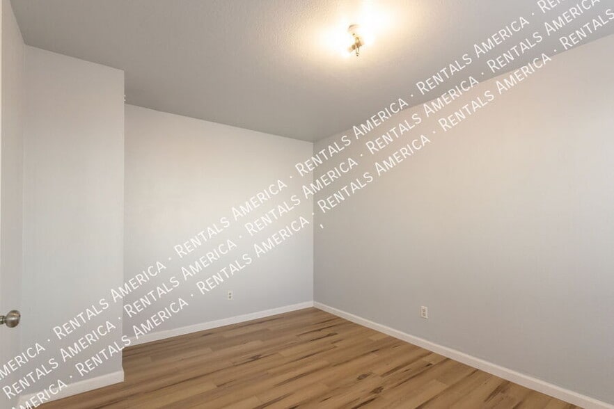 Building Photo - 2301 E University Dr