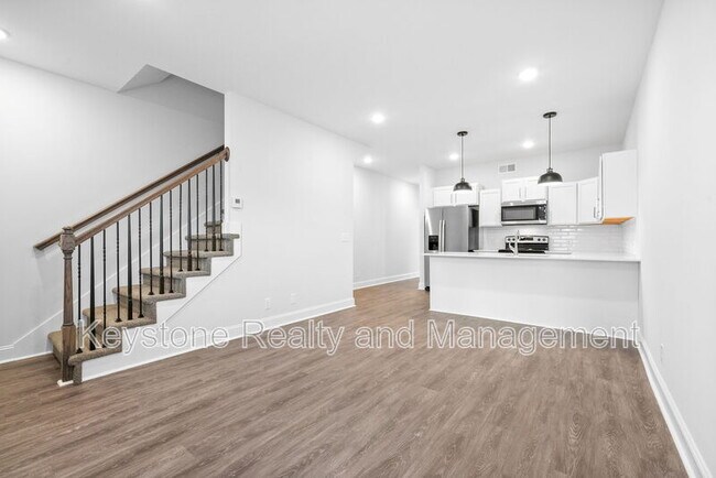 Building Photo - 760 Tracy Ln