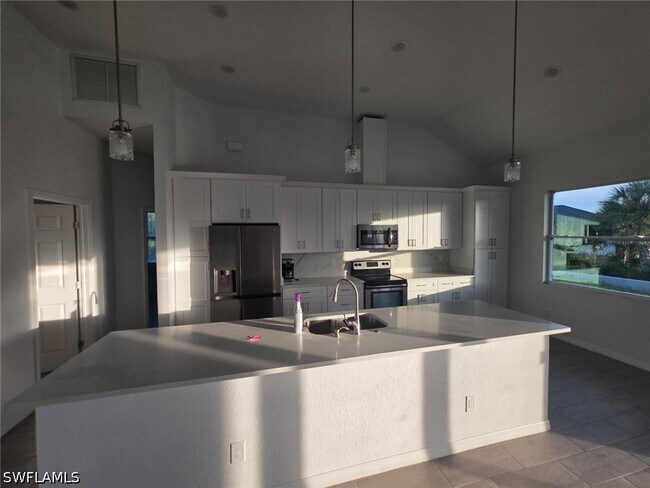 Building Photo - 14300 Kay Ln