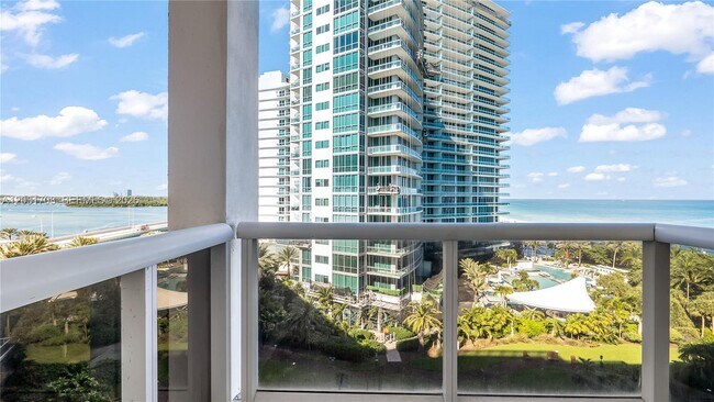 Building Photo - 10275 Collins Ave