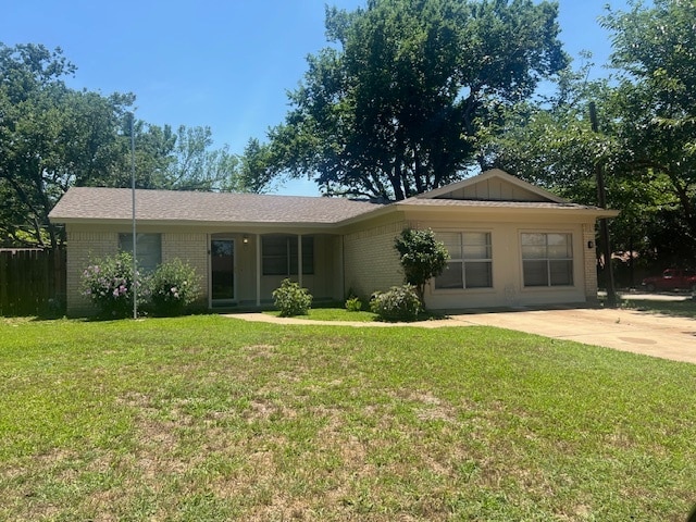 Primary Photo - 2218 Clover Park Dr