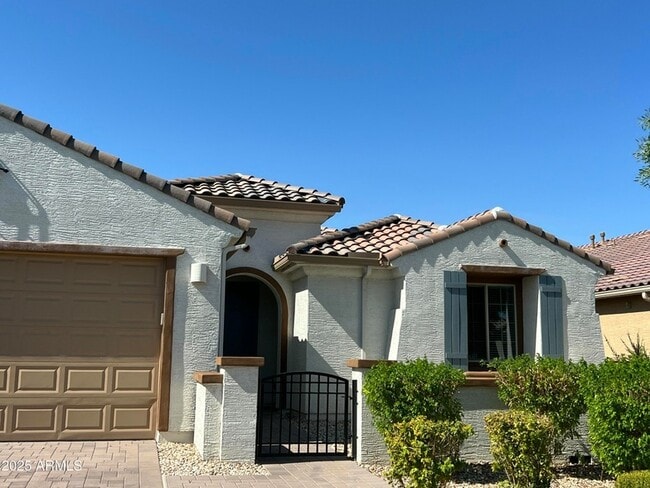 Building Photo - 8757 W Rancho Dr