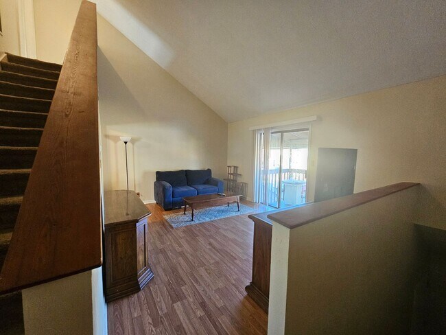 Building Photo - Courtyard II