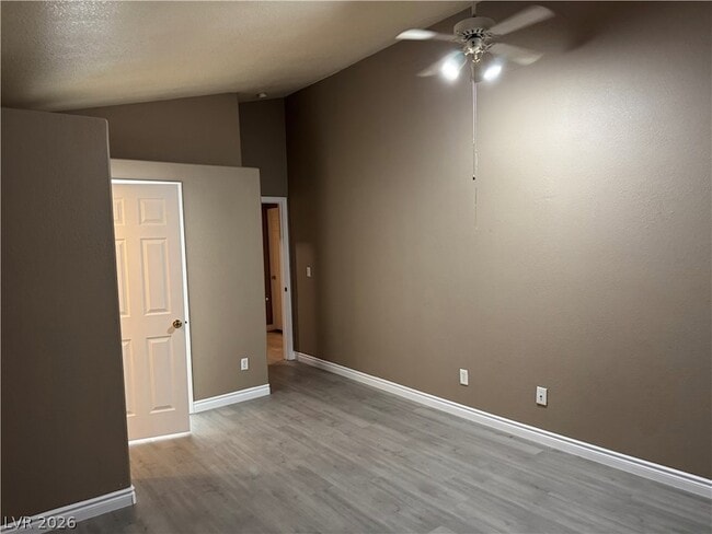 Building Photo - 3736 Rose Canyon Dr