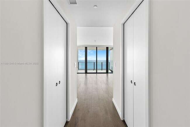 Building Photo - 1116 N Ocean Blvd