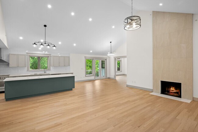 Building Photo - Modern Farmhouse 3 Bedroom 3.5 Barhroom