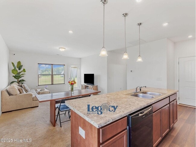 Building Photo - 313 Settlers Pointe Dr