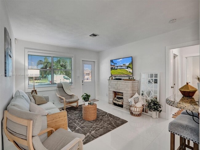 Building Photo - 1216 Guava Isle