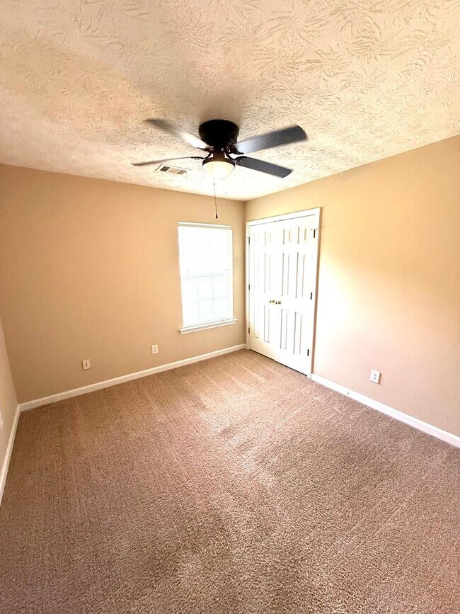 Building Photo - 9400 Colleton Ct