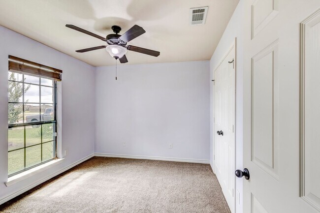 Building Photo - 2405 Coy Dr